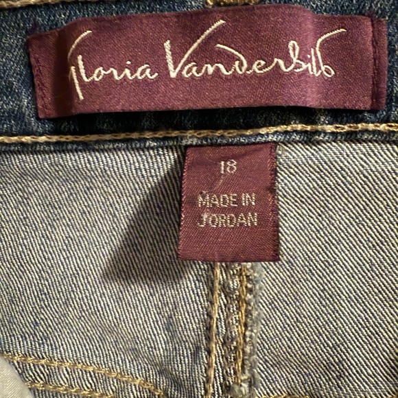 NWT- Gloria Vanderbilt Amanda Jeans - Celestia Wash - Size 18 Short - Picture 4 of 9